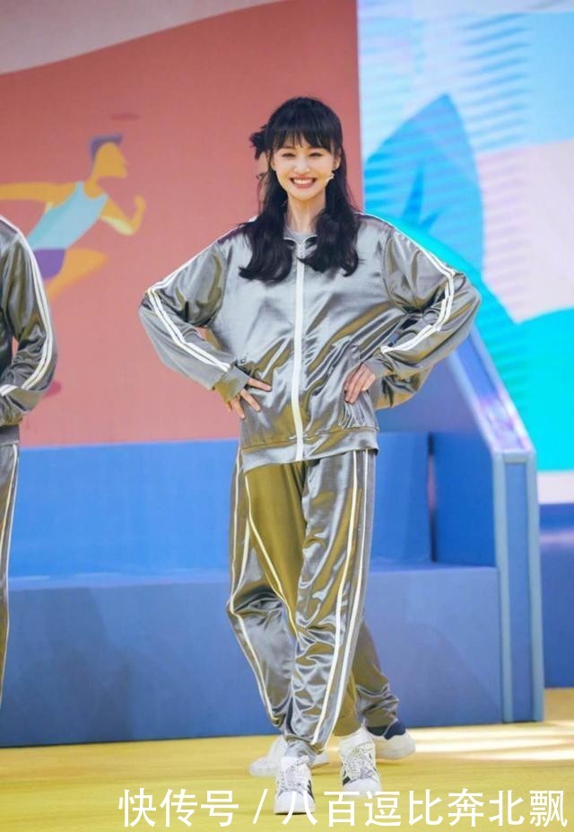 『化身』郑爽化身“暗黑系”白雪公主,看到她头上的蝴蝶结,网友大呼走心