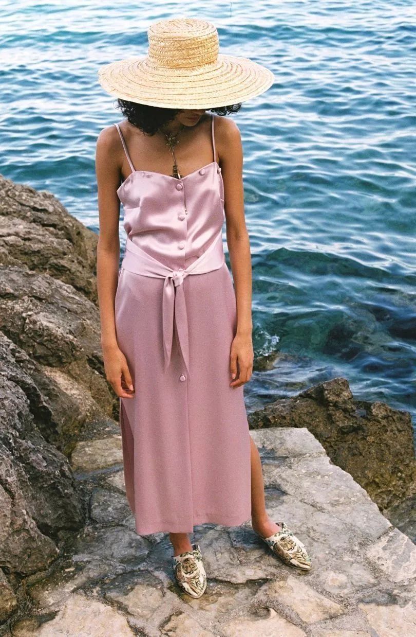 怎么穿也不时髦?是扣子没钉对地方吧