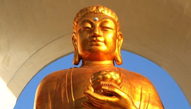 全球最高的金佛，耗资10亿用48公斤黄金铸造，在中国这个地方