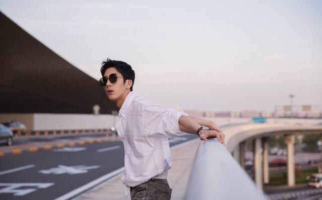 最简单的穿搭，就是男神范儿，学井柏然穿一准没毛病