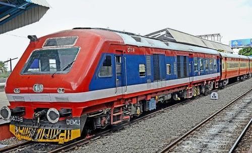  【太阳能】印度发明太阳能火车，票价一元，自认为高铁技术已经