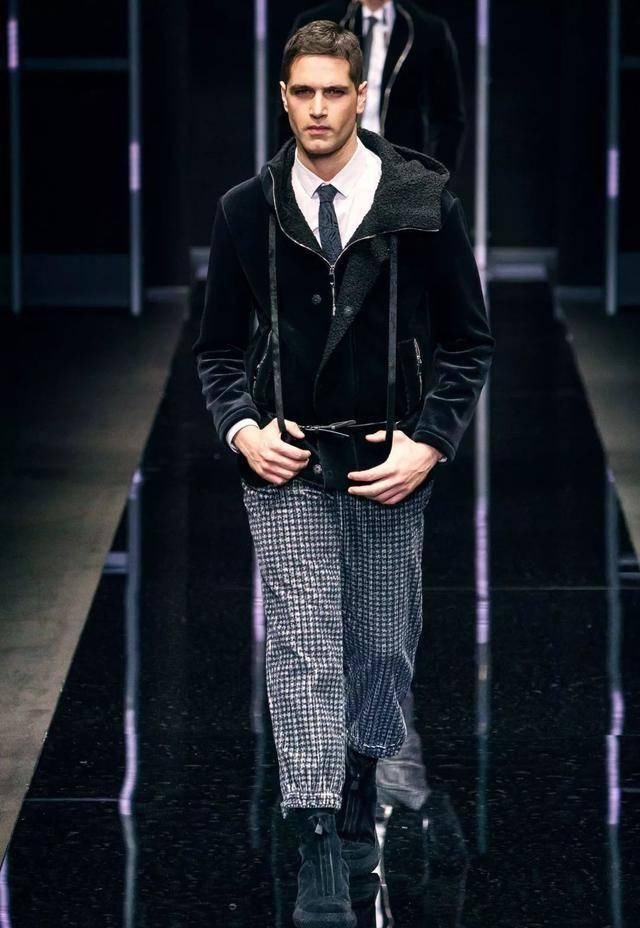  「延续」85岁的Armani先生，一直延续自己的风格，优雅简约的更加年轻化