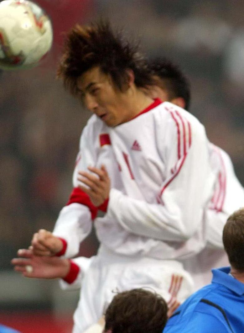 看了如今国足的表现,球迷表示:欠2002年世界杯