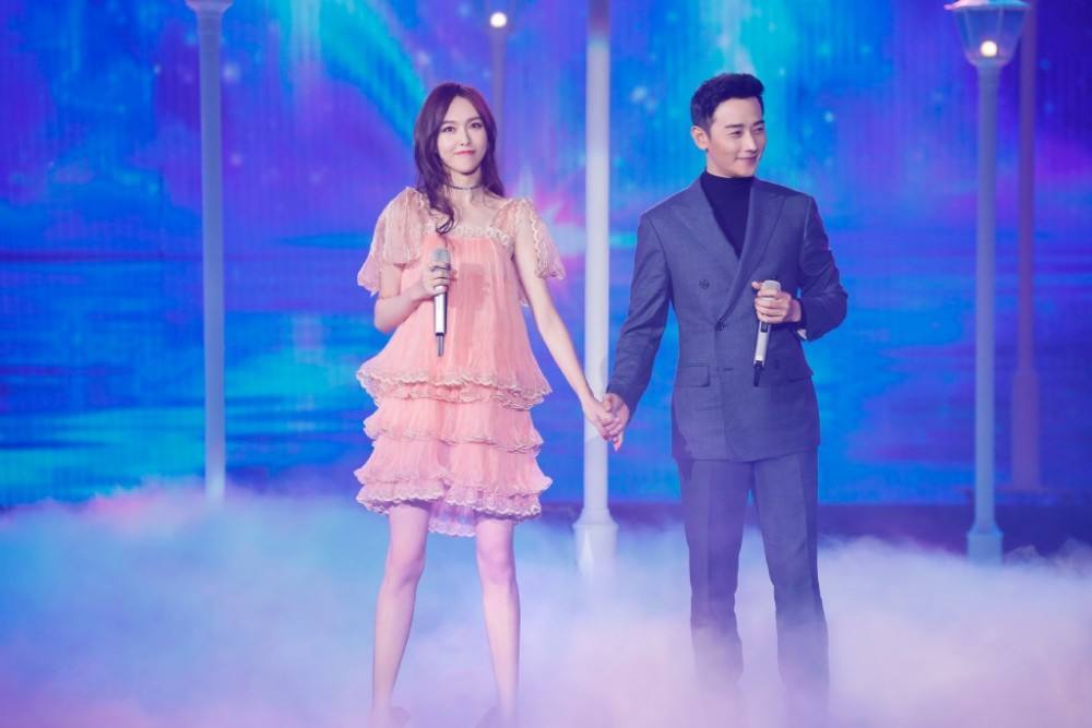 唐嫣罗晋分手传闻彻底落实，原因全在郑爽身上，网友：真是想不到