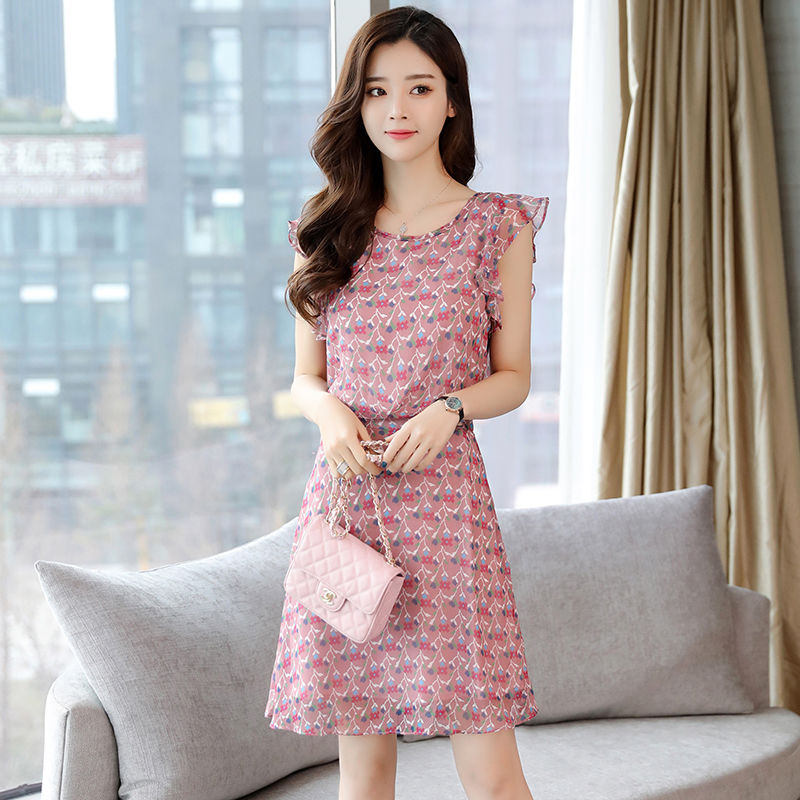 有一种裙子叫雪纺连衣裙，优雅气质有魅力，适合35-45岁的你