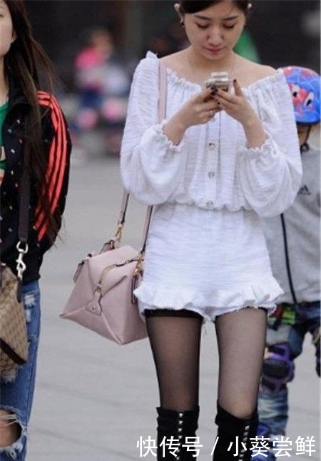  美女：时尚美女街拍：身姿丰盈的美女，展现青春活力！