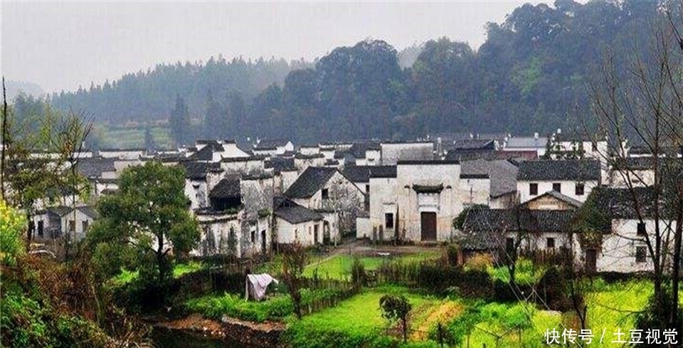 俄罗斯真实农村现状:不贫穷但酒足饭饱,男女比