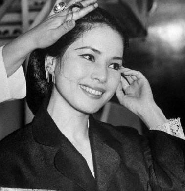 57岁总统偶遇17岁日本美少女,3个月同居,3年后