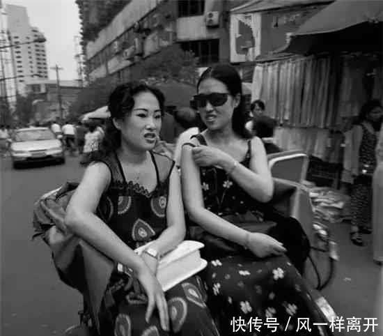  #身材#1996年上海照片图3让人想多看几眼、图7女子行为让人反感