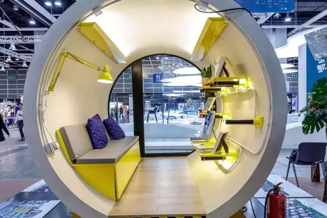 11平能住2人，香港继“棺材房”后又出“水管房”