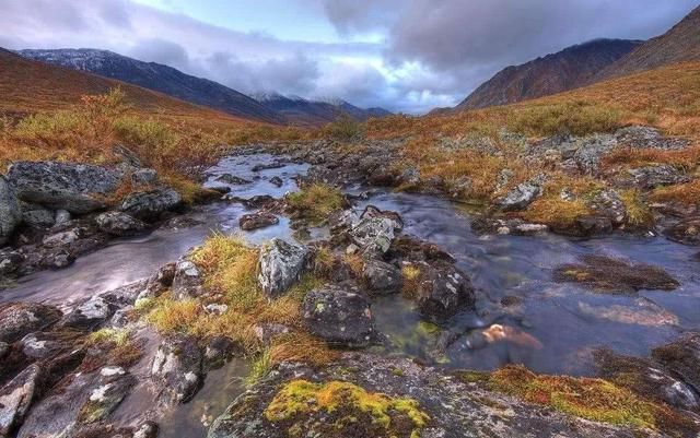 一条布满了“金沙”的河流,历经了百年淘金,河中黄金真的很多!