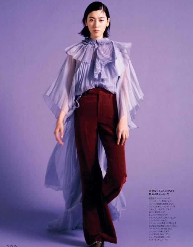  春天@春天拥有了这6件必备单品，你在穿搭的路上学会模仿和创造会更美