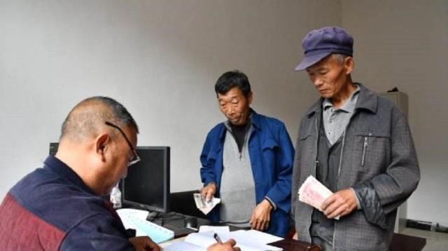  「知晓」新农合缴费标准出炉，家家户户合计缴纳千元，3个注意要