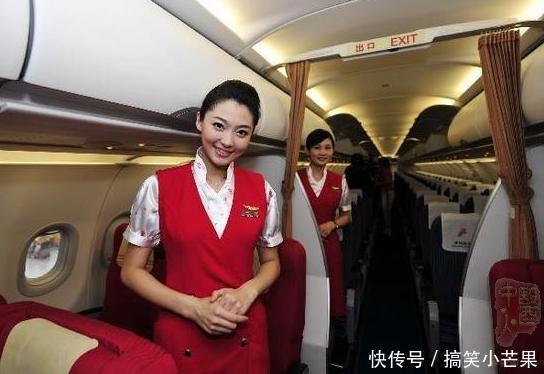 为什么空姐总是穿丝袜? 真相令人心酸