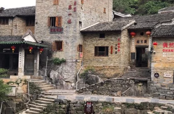 这处千年古镇,没有被过度的商业化,仍然保留着原始的特点【2020热门旅游景点】