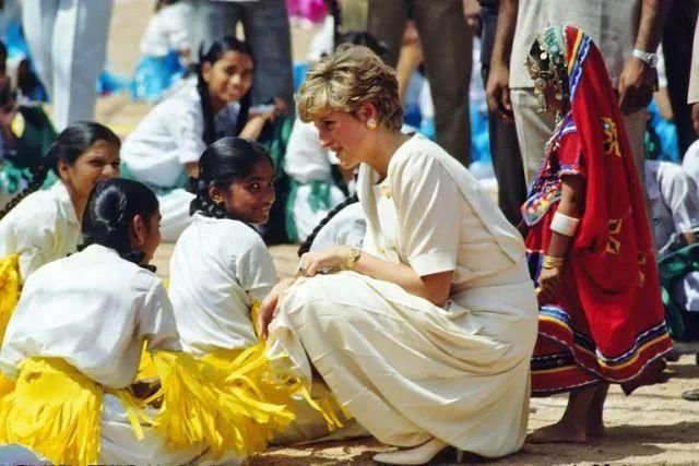 世上的繁星众多，却只有一个戴安娜王妃