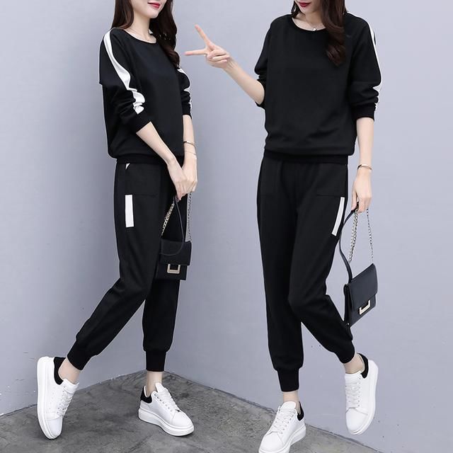 70后女人，别风衣了，太土了！学学下面女人的搭配，年轻的不行