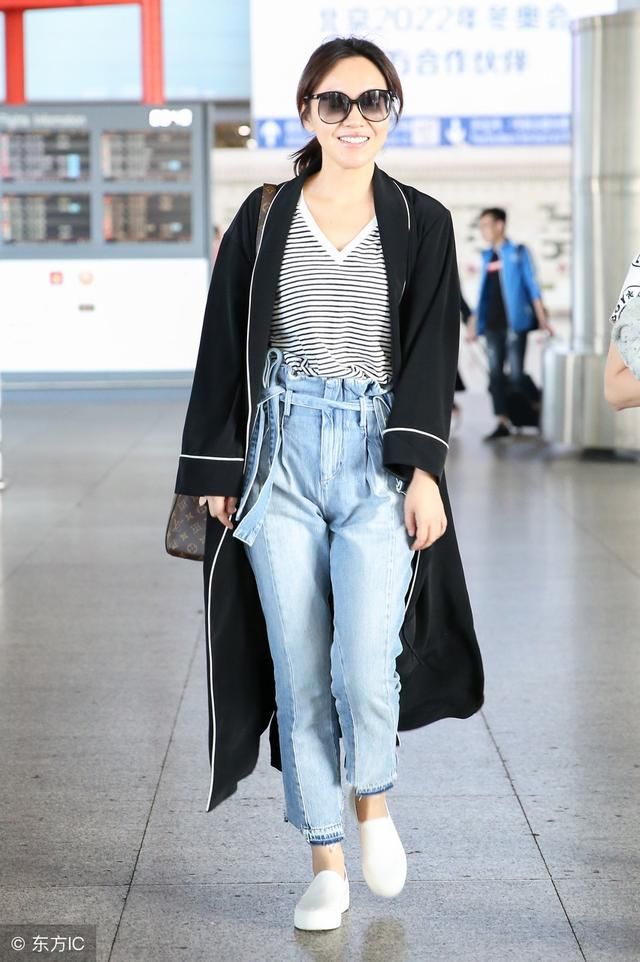 闫妮女神跌落神坛，网友：这才是47岁的真实模样