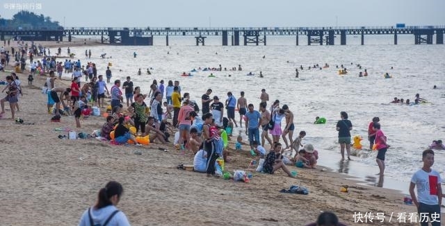 被游客冷落的海南海口,美丽假日海滩游人寥寥,却成市民度假乐园