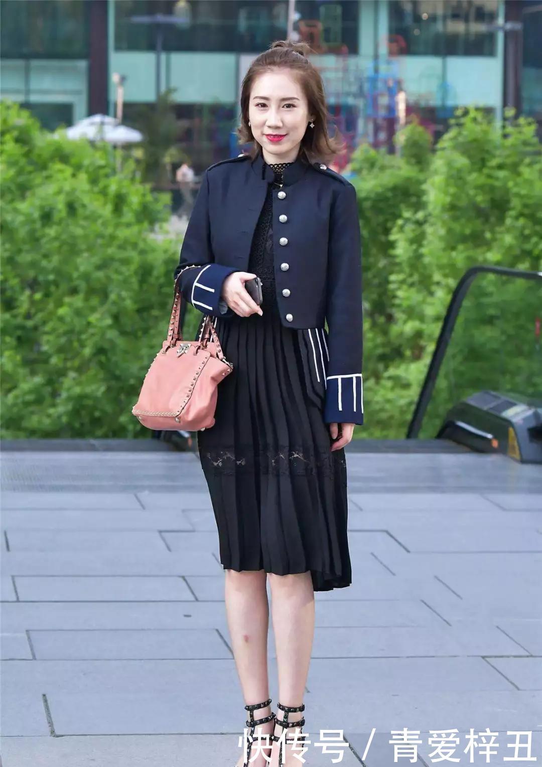 【气质】女性搭配高跟鞋出街,秀出时尚优雅的气质