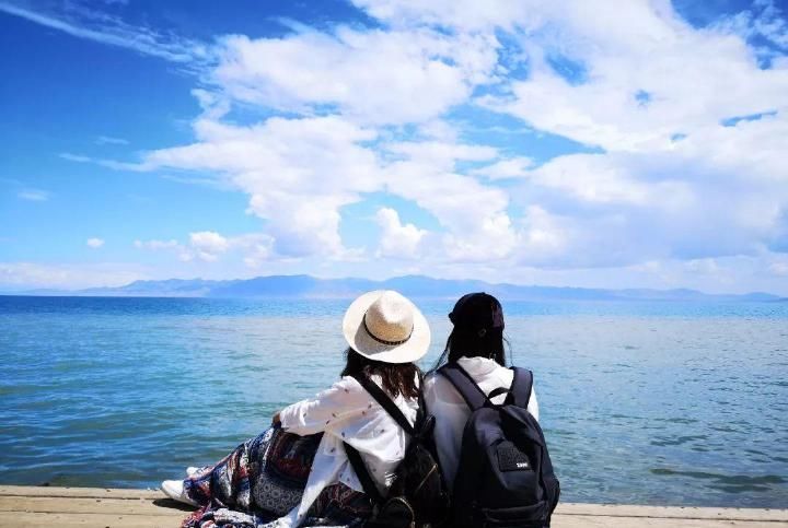 新疆旅行, 偶遇几个老师, 四女一男租车自驾同吃同住近一周