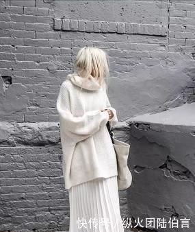 『显胖』不管是穿大衣还是羽绒服,别挑这3种“毛衣”做内搭,显胖还显土