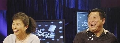  [没什么]他没什么知名度，演技却是公认，从不跟公司签约，老婆身份很牛！