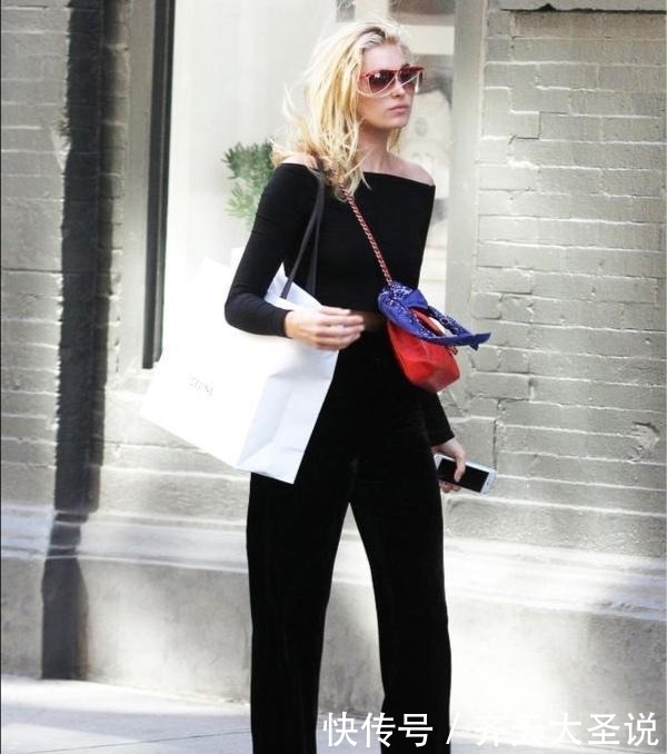  #气质#女人穿阔腿裤时，别总搭衬衫，当下流行这4种穿法，时髦又高级