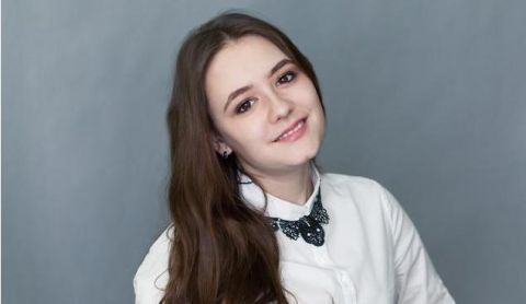  女生■女生好皮肤要靠“养”！远离3个坏习惯，素颜也美丽