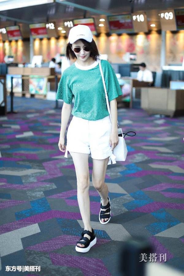 酷暑必备的热裤来了，今年夏天你也可以拥有像戚薇一般的大长腿!