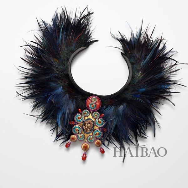 这届世界杯，球星太太们不遗余力地给球迷们好好上了一堂时尚配饰