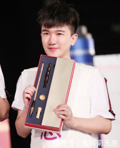 张大大喊冤有人买水军黑他两年，网友：我就是水军为什么不给我钱