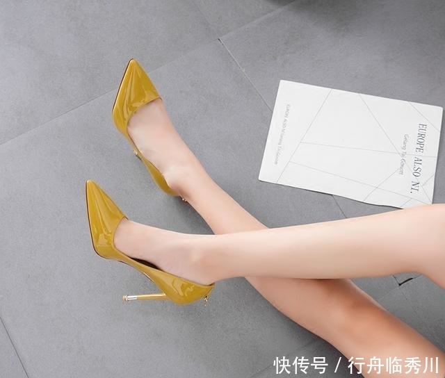 女人|穿尖头细高跟鞋的女人是最有气质,穿出女人的高贵优雅与柔情似水