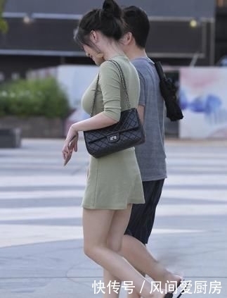  #女人#浅绿色连衣裙，减龄大气，散发东方女人独特的韵味