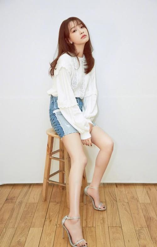 孙怡只是剪了个空气刘海，就像换了张脸，终于没人说她撞脸李沁了