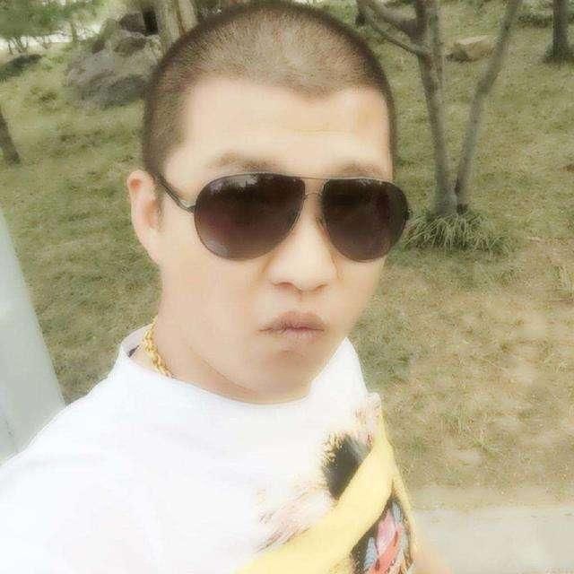 快手大乱！二驴怒怼散打哥：帮网红涨的粉丝都是假的，证据已曝光