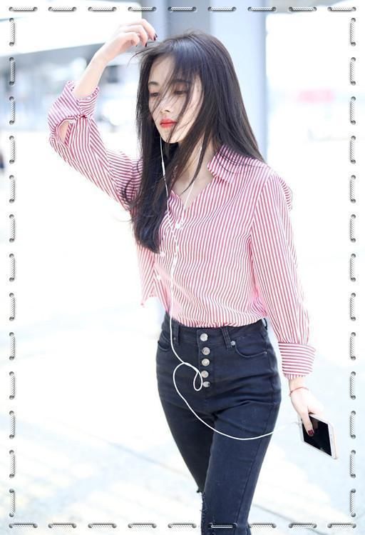 当刘雯和鞠婧祎同穿条纹衬衫，网友：终于知道干瘦和苗条的差距！