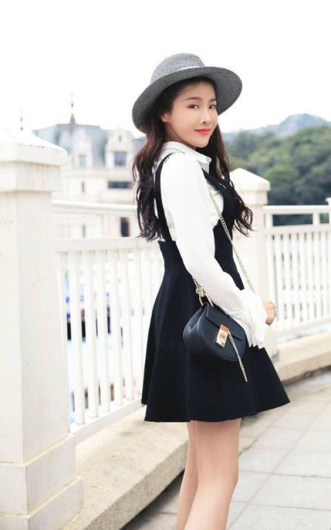 她因快女走红却退赛，转行当演员名气却不大，气质可爱动人！