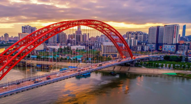 武汉未来飞黄腾达辖区，不是江岸也不是洪山，江汉和硚口区靠后排