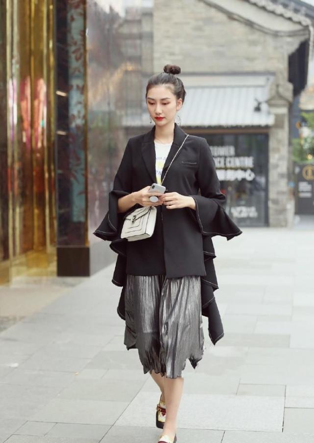 街拍：如果我有图3这样的身材，就任性狂吃还不怕丑