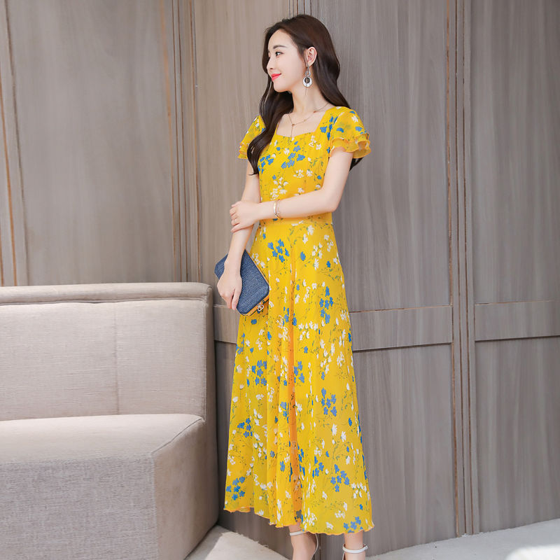 媳妇70后，说穿长裤太土，上班都穿美美连衣裙，天天不重样