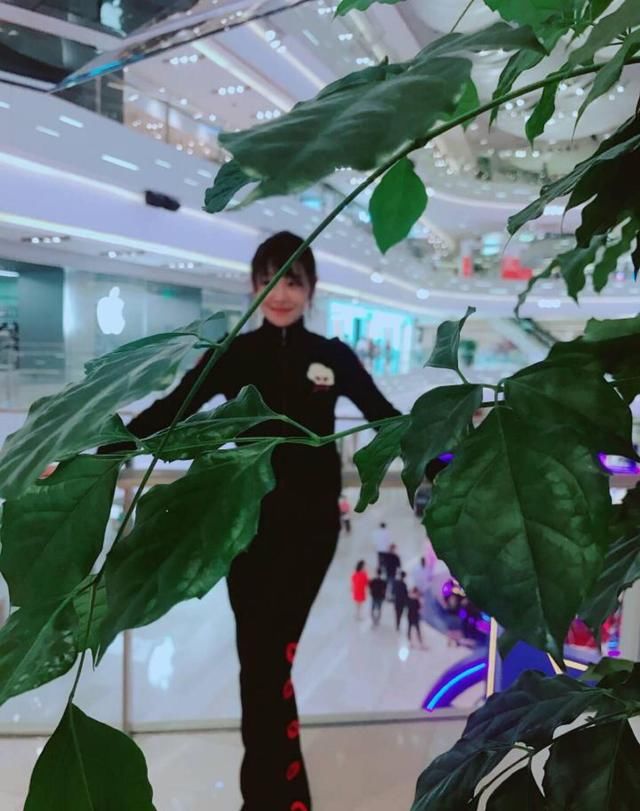 《小儿难养》心机女徐昭仪真会穿,别误会,王维维戏外人好着呢