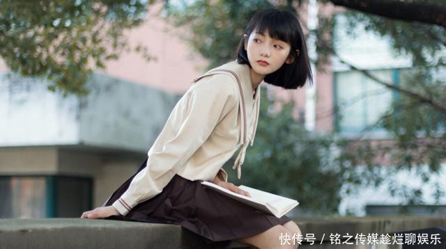 『镜头』校园风人像摄影,女生可以这样摆姿势,用相机记录纯真美好的记忆