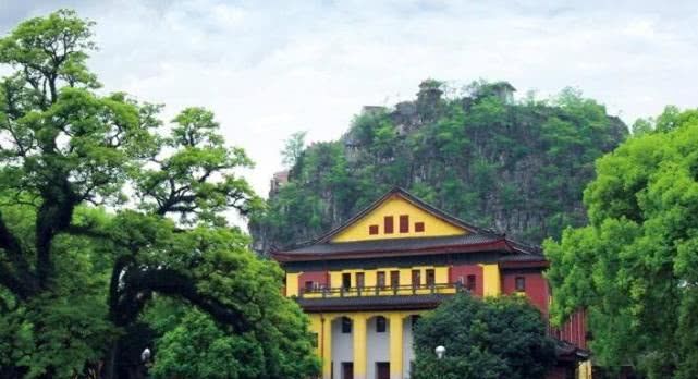 国内最“美”的大学，坐落靖江王城风景区，风景丝毫不输武大！