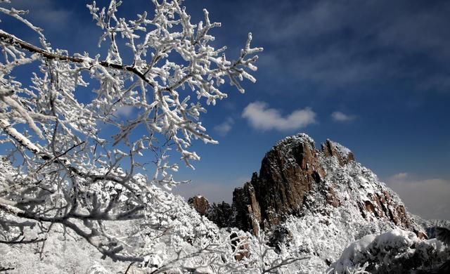 中国这2座名山“争相斗艳”,下雪后谁更美?