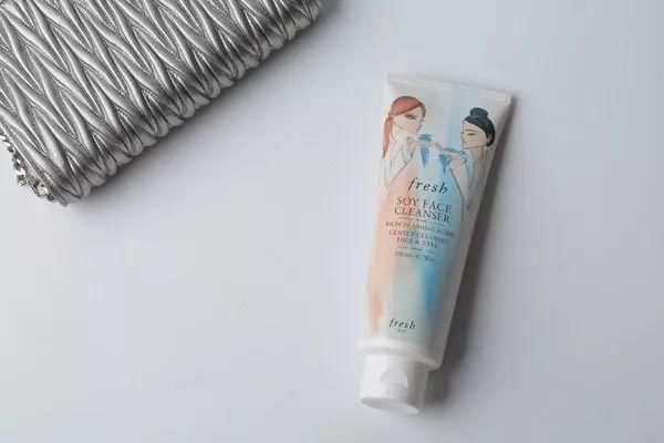 拜托了!化妆包 丨 闷热的夏天，你的毛孔真的需要深层清洁!