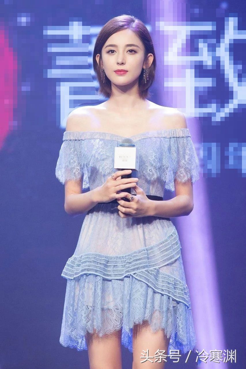 古力娜扎越来越瘦了，排骨胸比郑爽还吓人!