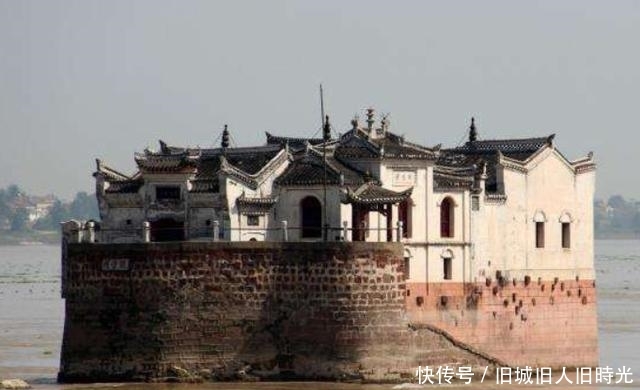 中国最神奇的“钉子户”,屹立在长江之中700多年,无人敢拆