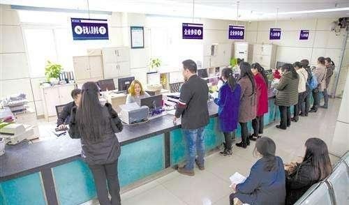 补缴社保的注意了到了54岁“一次性补缴”养老金,要交多少钱！