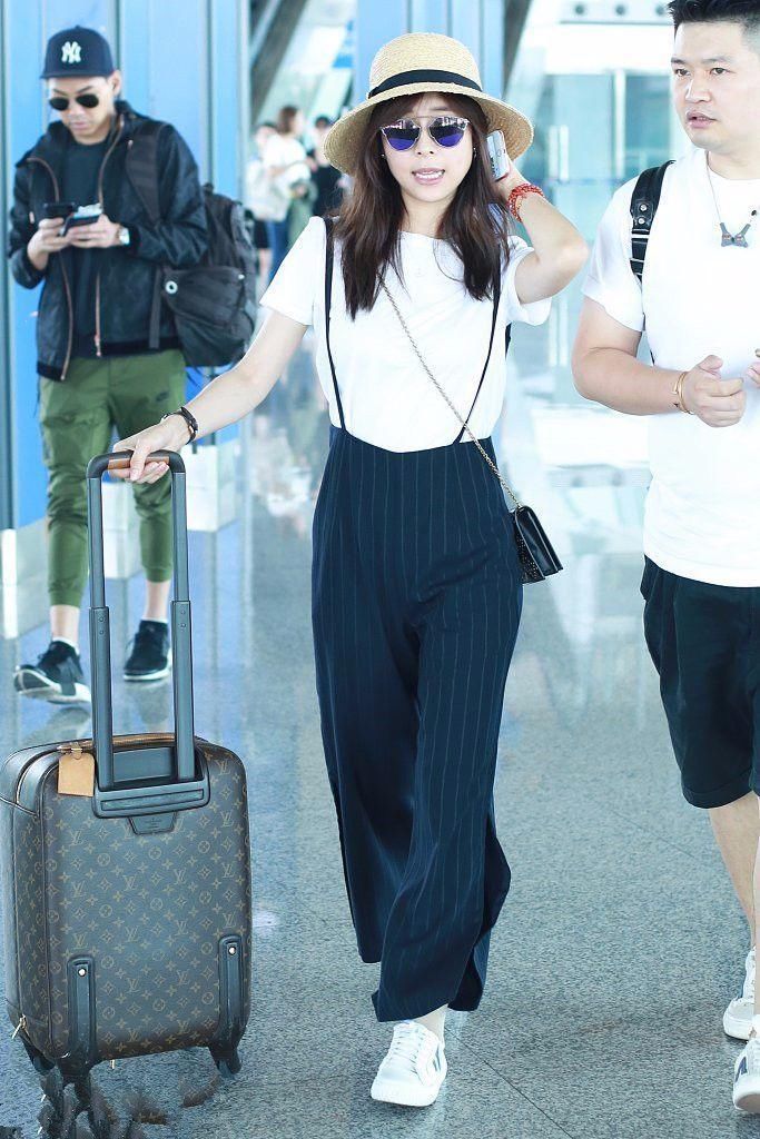 陈乔恩扎双马尾辫也不顶用，跟张静初比起来，少女感还是差了点!